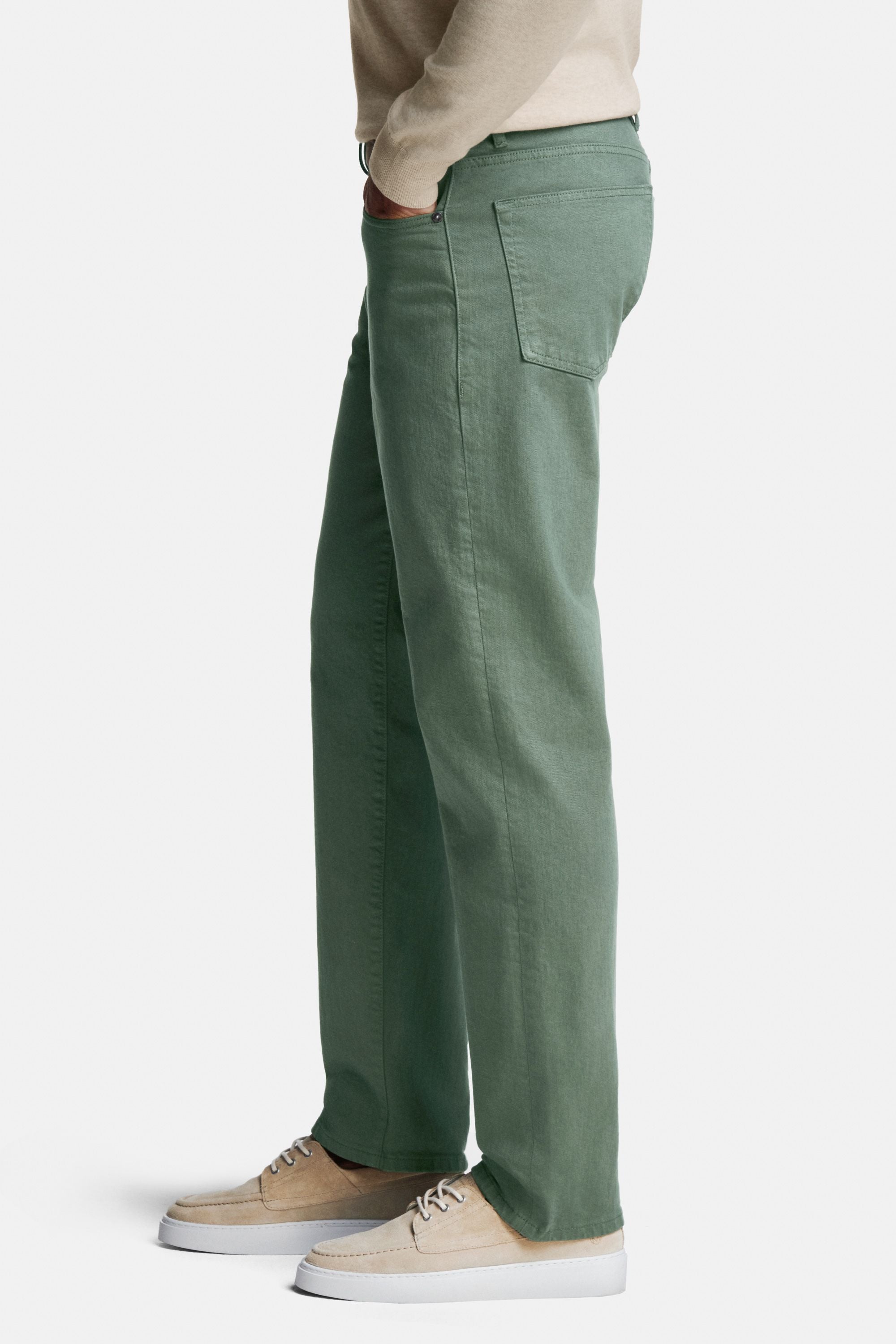 Defenders * The Straight Fit Five-pockets