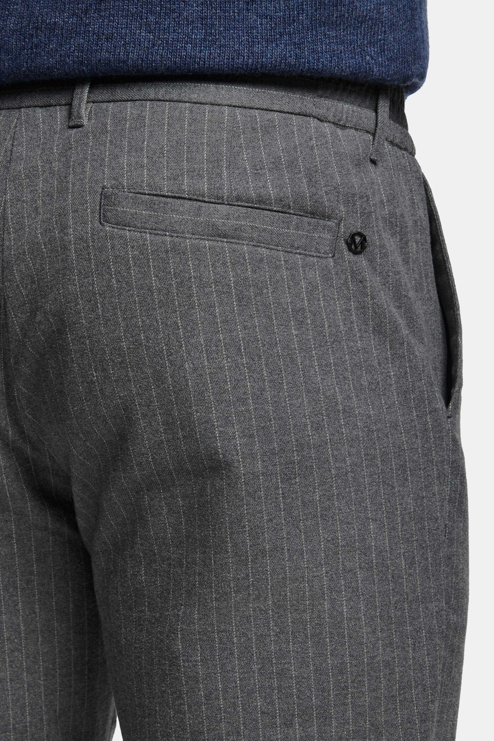 Newmans Pinstripe * The Flannels